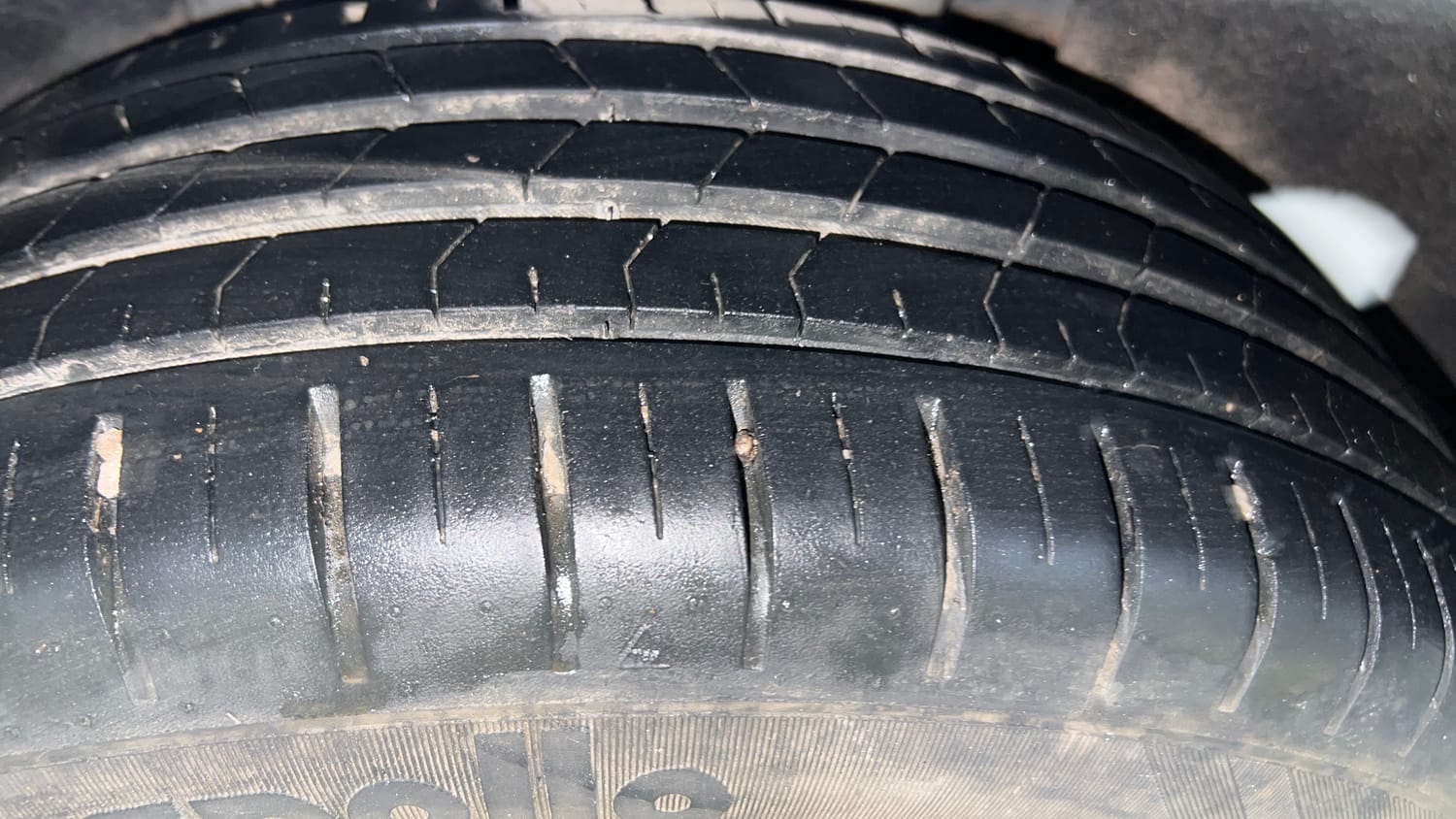 Used 2019 Maruti Suzuki Baleno Alpha 1.2 AT Petrol Automatic tyres LEFT REAR TYRE TREAD VIEW