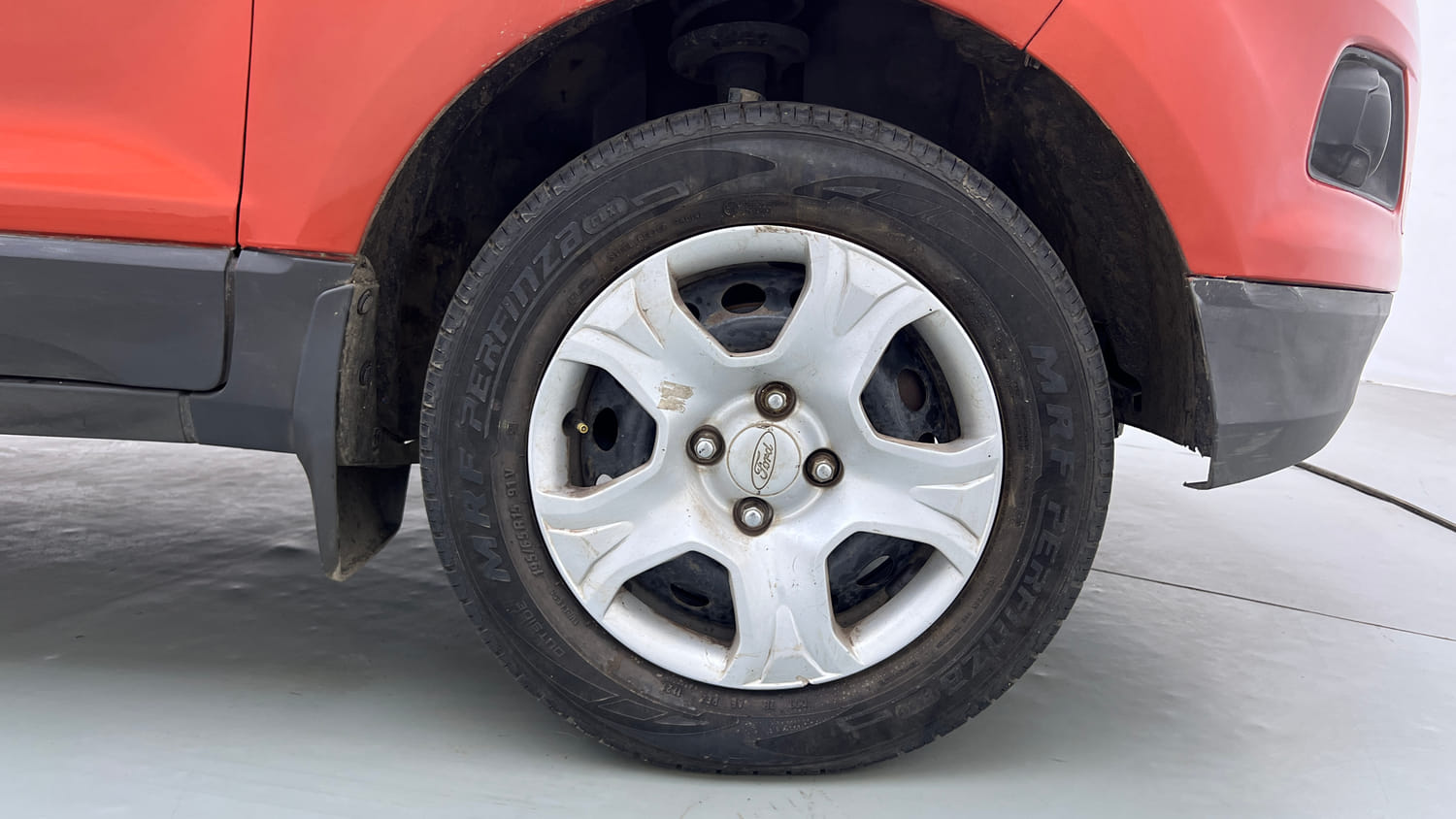 Used 2015 Ford EcoSport Ambiente 1.5 TDCi Diesel Manual tyres RIGHT FRONT TYRE RIM VIEW