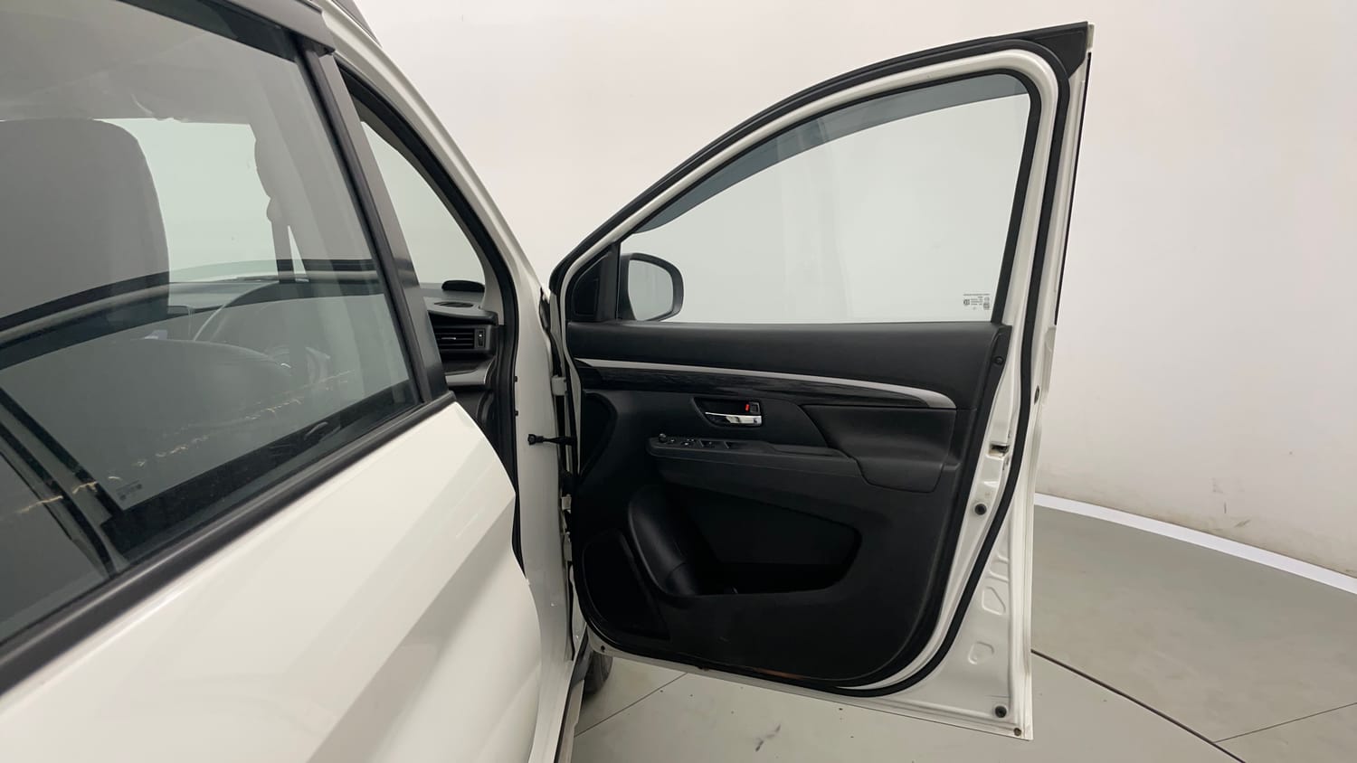 Used 2022 Maruti Suzuki XL6 Zeta MT Petrol Petrol Manual interior RIGHT FRONT DOOR OPEN VIEW