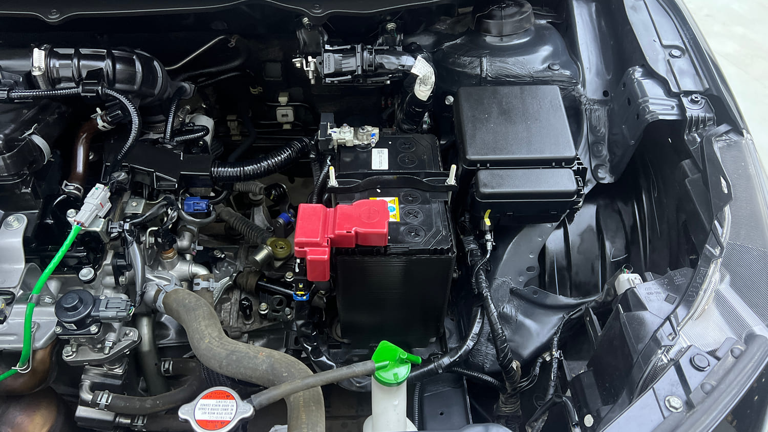 Used 2023 Maruti Suzuki Baleno Alpha MT Petrol Manual engine ENGINE LEFT SIDE VIEW