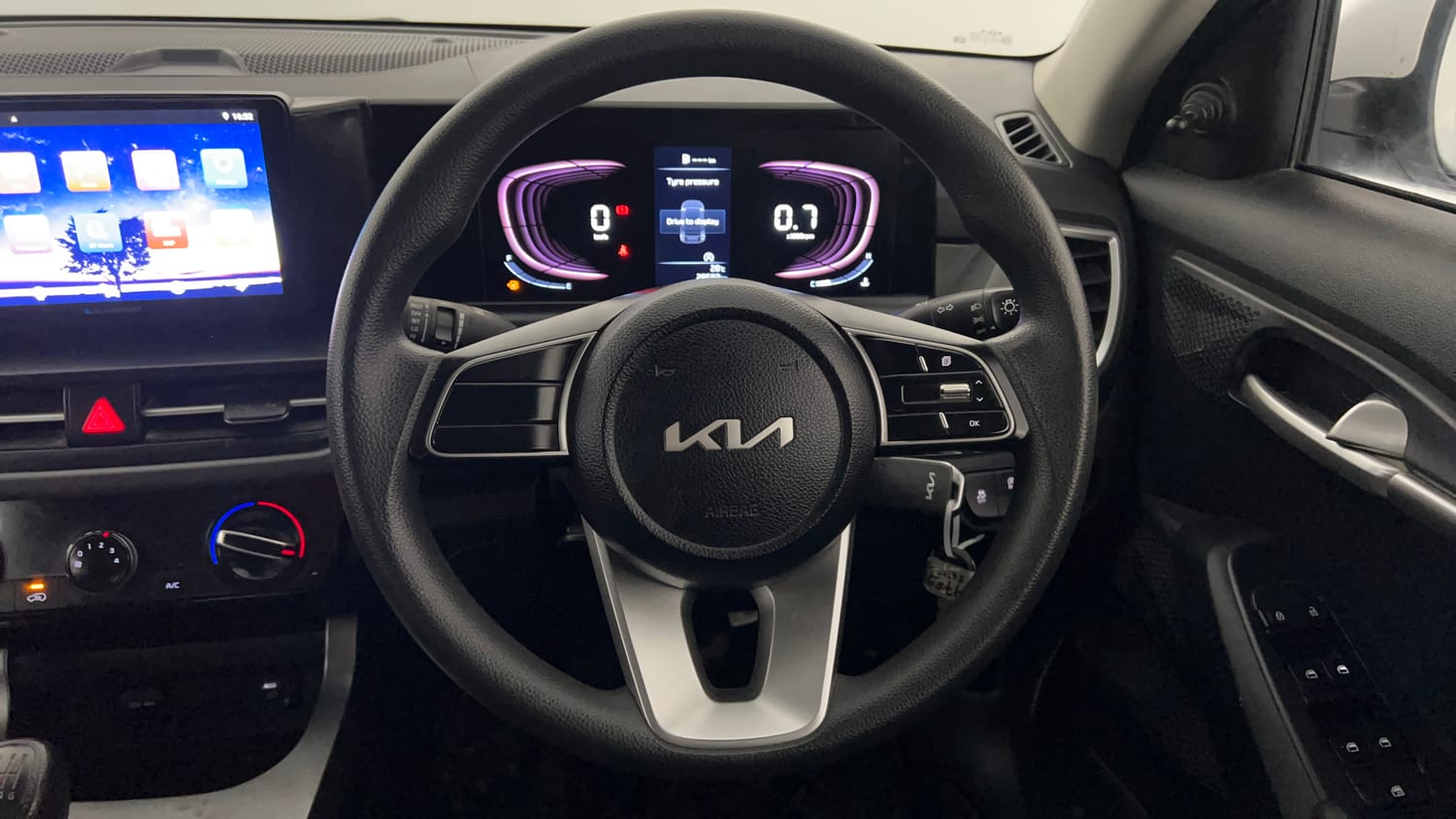 Used 2024 Kia Seltos HTE 1.5 Diesel MT Diesel Manual interior STEERING VIEW