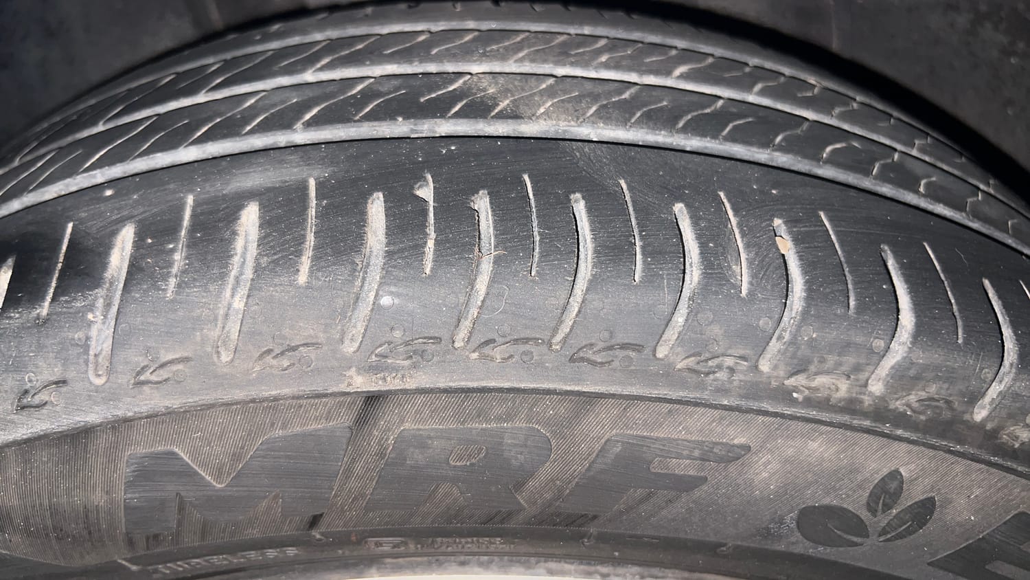 Used 2024 Tata Altroz XM Petrol Petrol Manual tyres RIGHT REAR TYRE TREAD VIEW