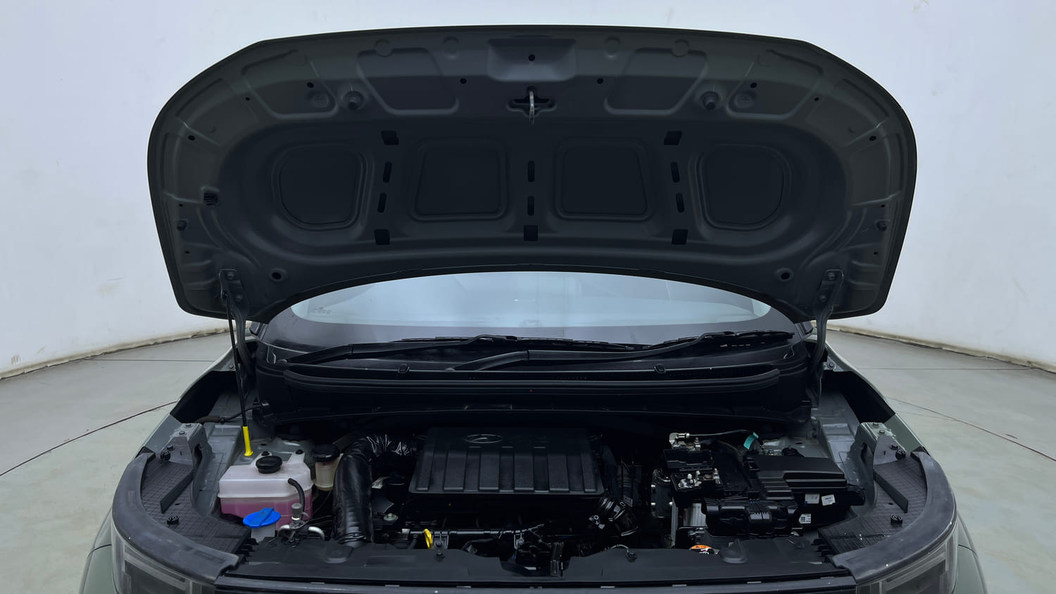 Used 2025 Hyundai Exter SX (O) Connect 1.2 AMT Dual Tone Petrol Automatic engine ENGINE & BONNET OPEN FRONT VIEW
