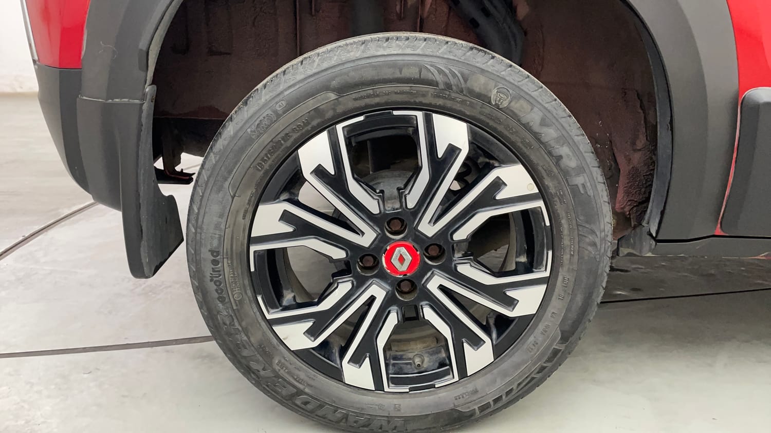 Used 2022 Renault Kiger RXZ AMT Petrol Automatic tyres RIGHT REAR TYRE RIM VIEW