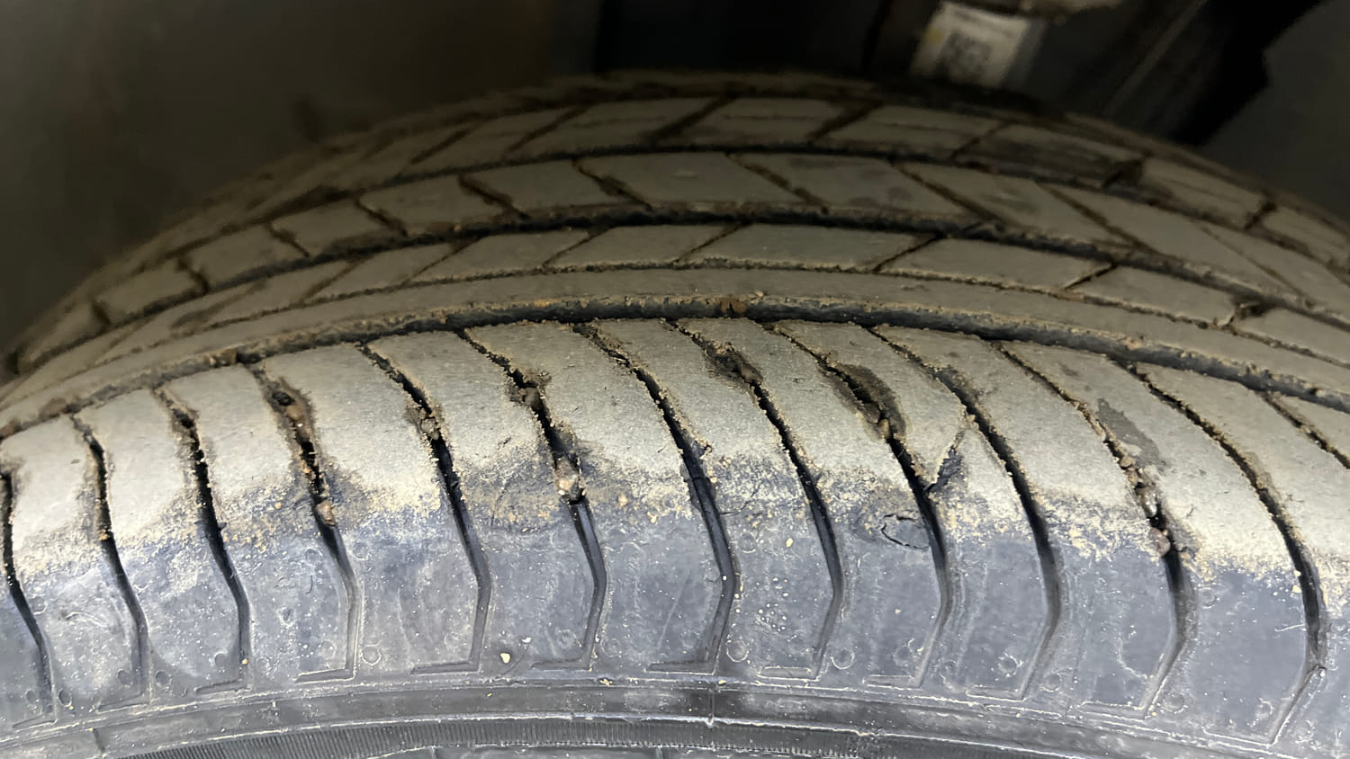 Used 2025 Skoda Kylaq Prestige AT Petrol Automatic tyres LEFT FRONT TYRE TREAD VIEW