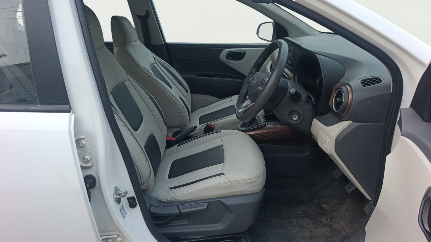 Used 2024 Hyundai Aura S 1.2 Petrol Petrol Manual interior RIGHT SIDE FRONT DOOR CABIN VIEW