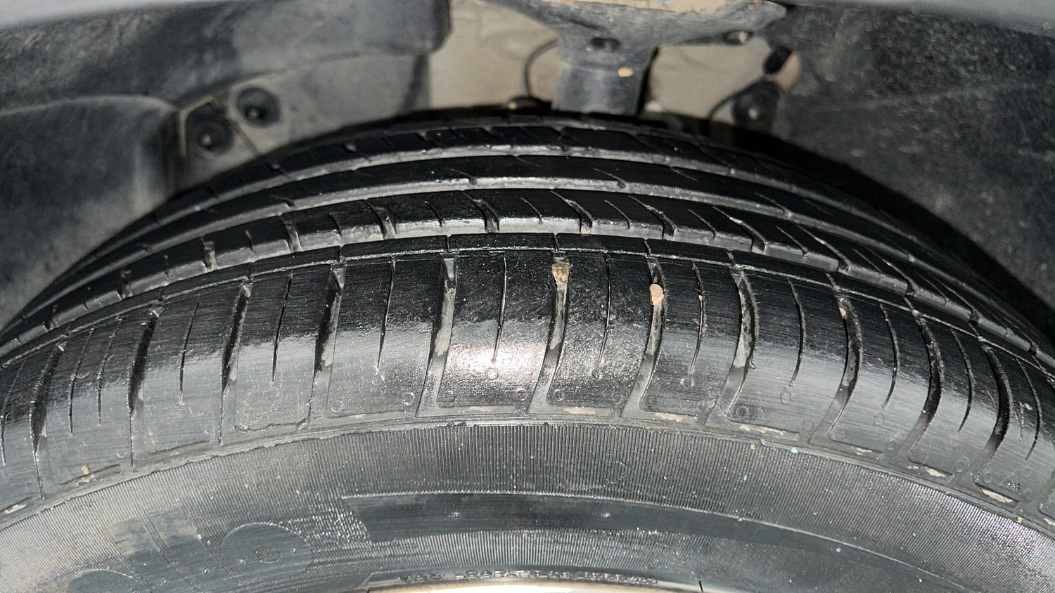 Used 2021 Nissan Kicks XV 1.5 Petrol Manual tyres LEFT FRONT TYRE TREAD VIEW
