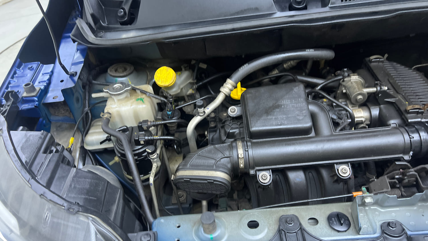 Used 2021 Renault Triber RXT Petrol Manual engine ENGINE RIGHT SIDE VIEW