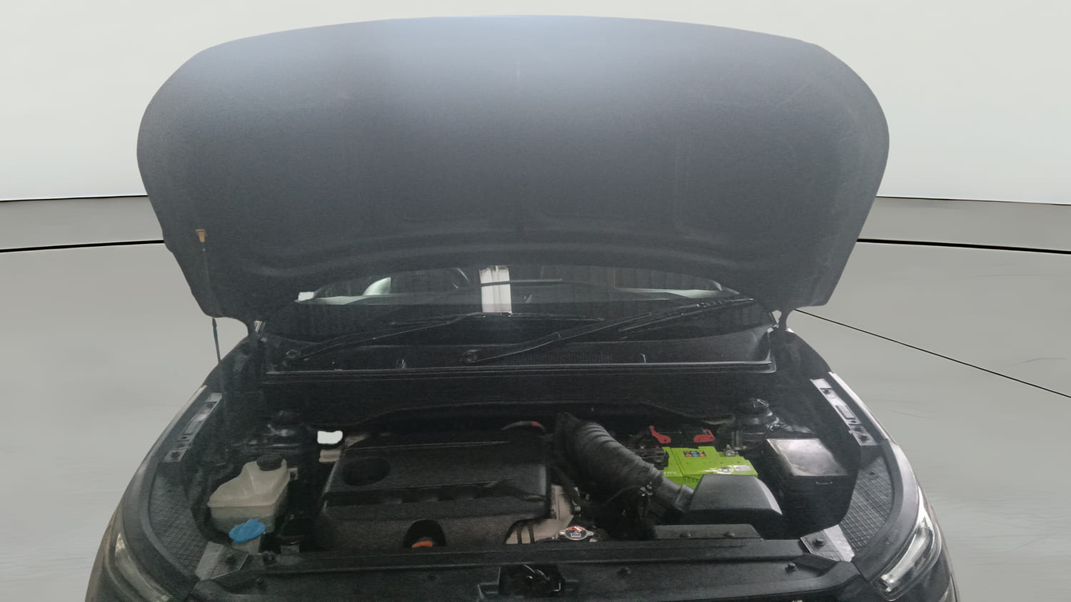Used 2019 Hyundai Venue SX 1.4 (O) CRDi Diesel Manual engine ENGINE & BONNET OPEN FRONT VIEW