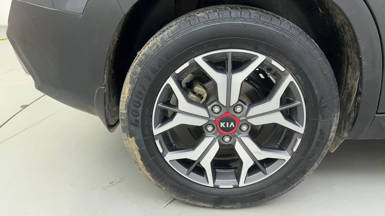 Used 2019 kia Seltos GTX Plus DCT 1.4 Petrol Automatic tyres RIGHT REAR TYRE RIM VIEW