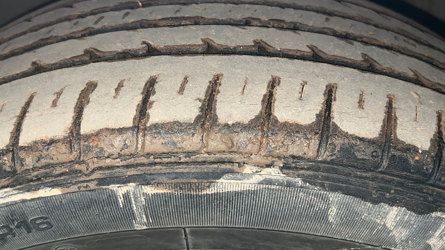 Used 2021 Skoda Rapid Ambition Petrol Manual tyres LEFT FRONT TYRE TREAD VIEW