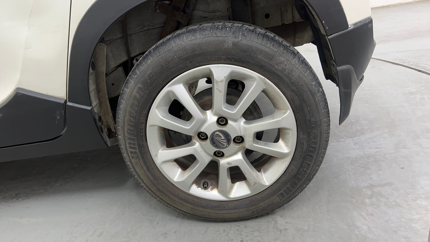 Used 2017 Mahindra KUV100 K8 6 STR Petrol Manual tyres LEFT REAR TYRE RIM VIEW