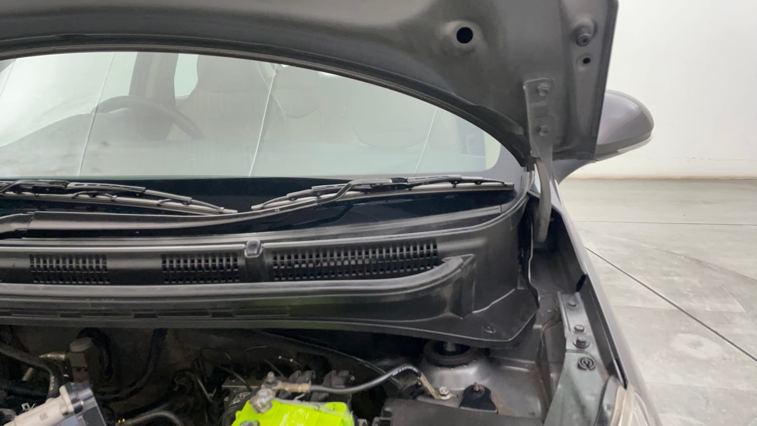Used 2020 Hyundai Santro Sportz AMT Petrol Automatic engine ENGINE LEFT SIDE HINGE & APRON VIEW