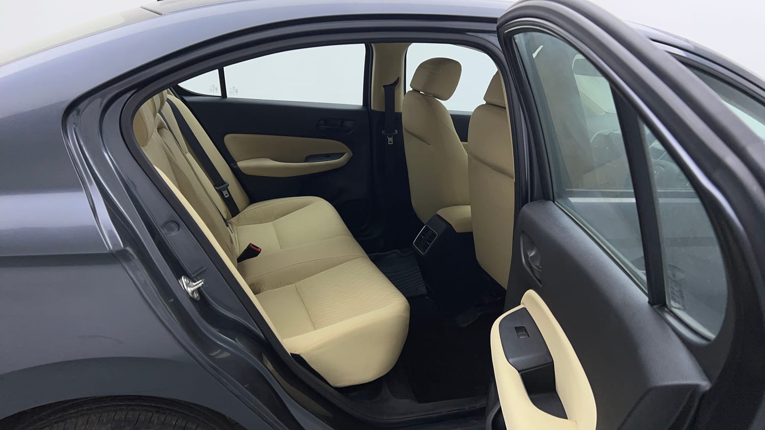 Used 2023 Honda City V CVT Petrol Petrol Automatic interior RIGHT SIDE REAR DOOR CABIN VIEW