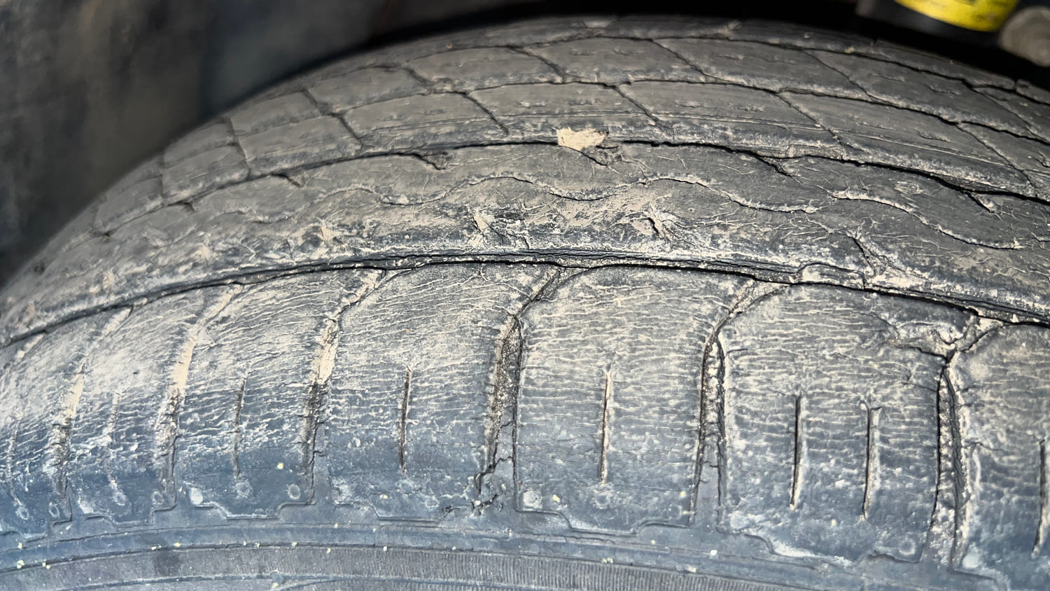 Used 2015 Ford EcoSport Ambiente 1.5 TDCi Diesel Manual tyres LEFT FRONT TYRE TREAD VIEW
