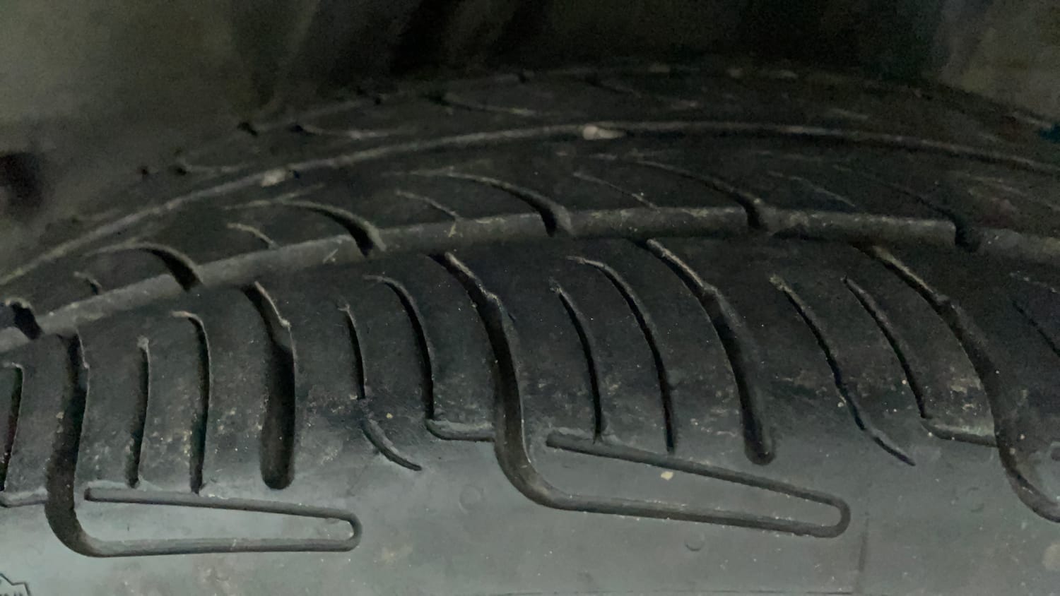 Used 2016 Honda City VX (O) MT Diesel Diesel Manual tyres LEFT REAR TYRE TREAD VIEW
