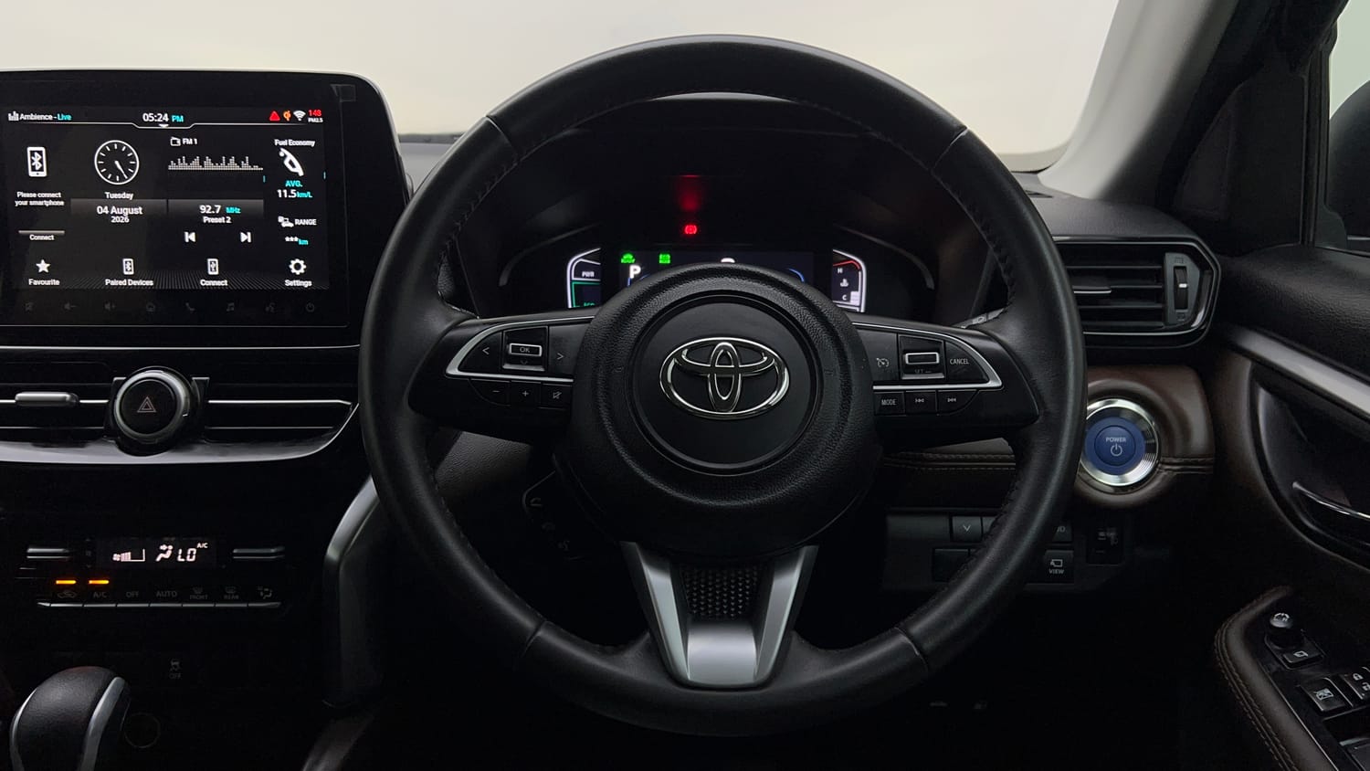 Used 2025 Toyota Urban Cruiser Hyryder V Hybrid Hybrid Automatic interior STEERING VIEW