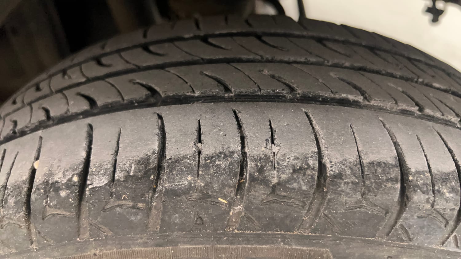 Used 2018 maruti-suzuki Alto K10 VXi (O) AMT Petrol Automatic tyres LEFT REAR TYRE TREAD VIEW