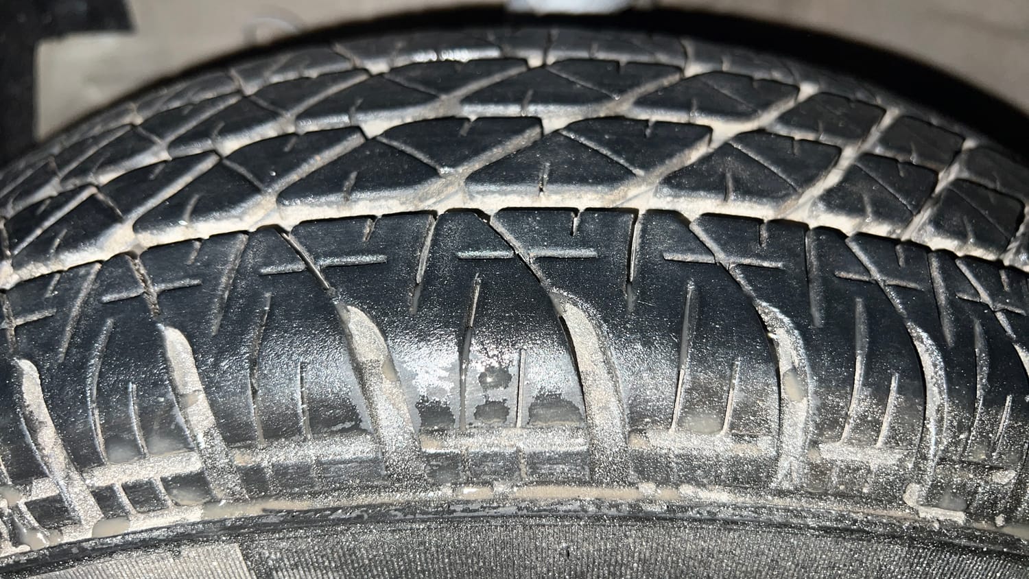 Used 2014 Maruti Suzuki Swift Dzire VXI Petrol Manual tyres LEFT FRONT TYRE TREAD VIEW