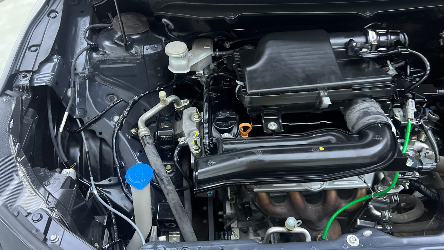 Used 2023 Maruti Suzuki Baleno Alpha MT Petrol Manual engine ENGINE RIGHT SIDE VIEW