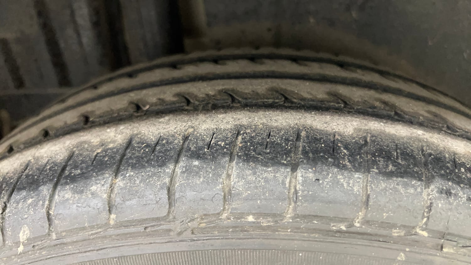 Used 2012 Maruti Suzuki Swift ZDi Diesel Manual tyres RIGHT REAR TYRE TREAD VIEW