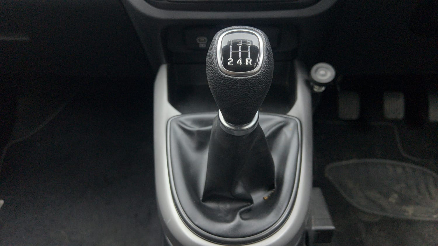 Used 2024 Hyundai Exter SX 1.2 MT Petrol Manual interior GEAR  KNOB VIEW