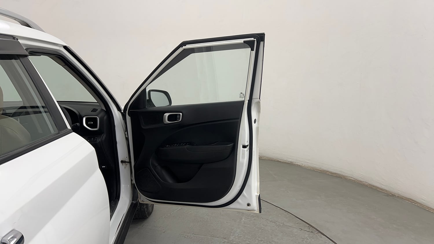 Used 2019 Hyundai Venue SX Plus 1.0 Turbo DCT Petrol Automatic interior RIGHT FRONT DOOR OPEN VIEW