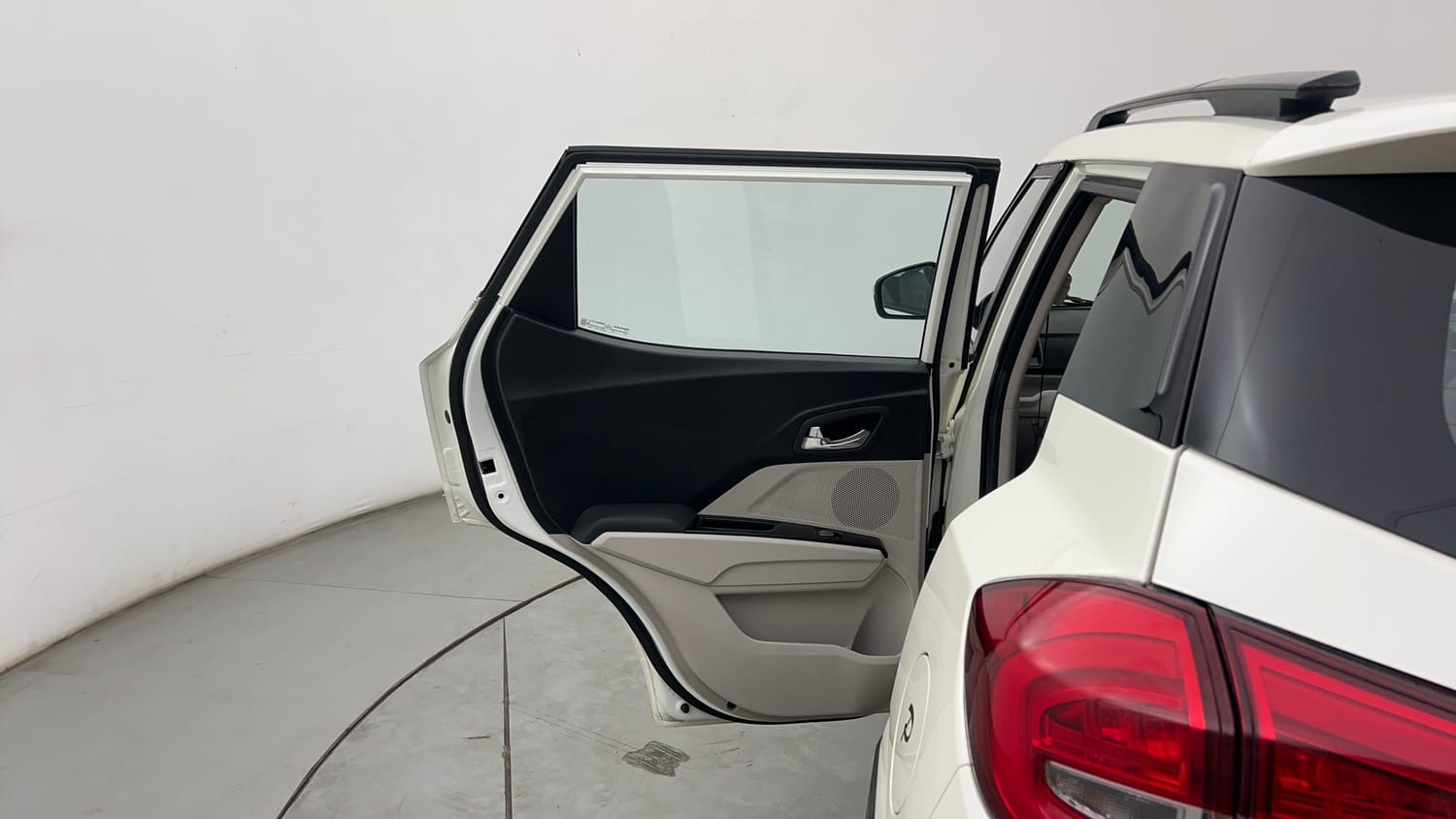 Used 2021 Mahindra XUV 300 W8 (O) 1.2 Petrol Petrol Manual interior LEFT REAR DOOR OPEN VIEW