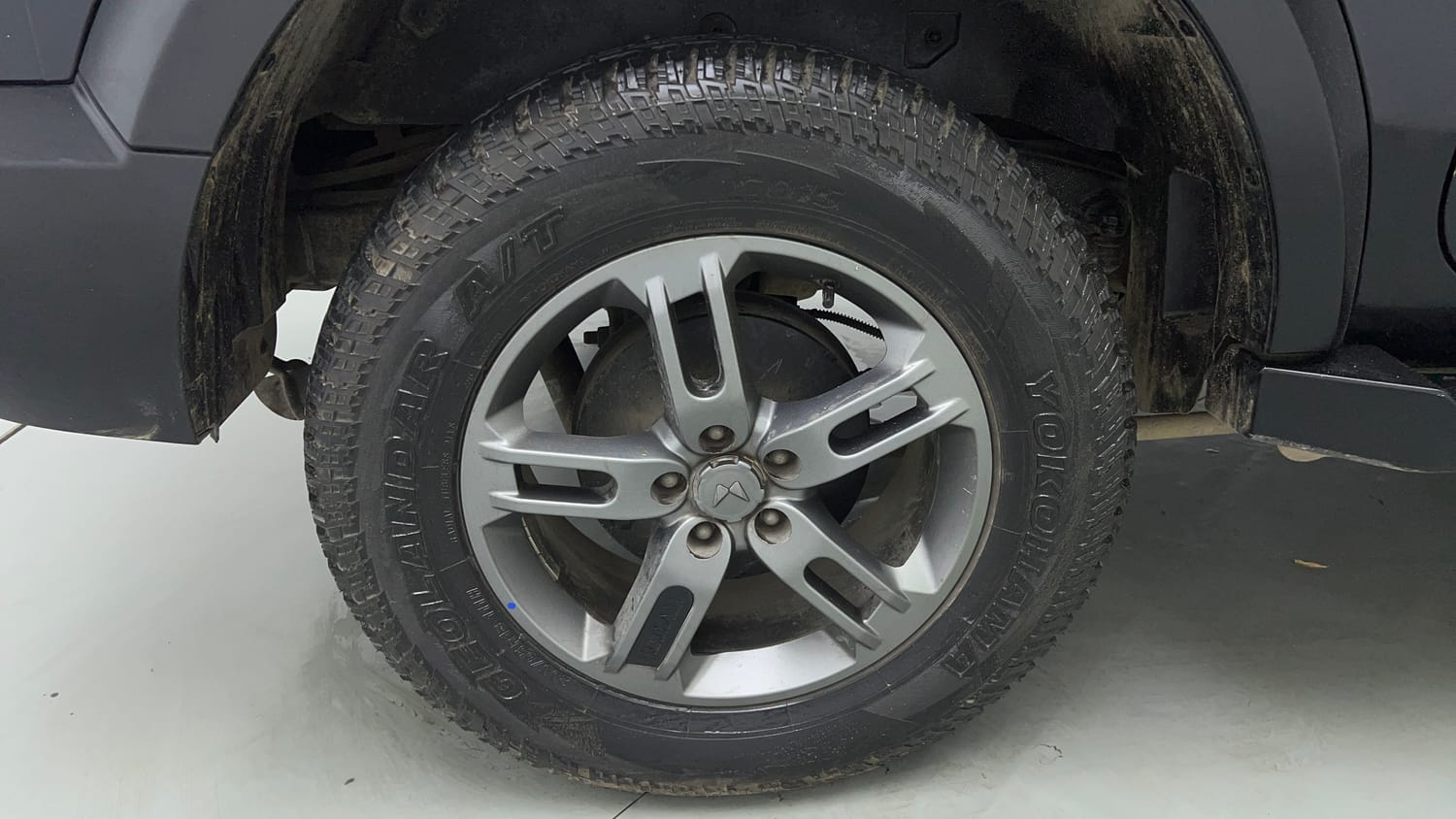 Used 2023 mahindra Thar LX Hard Top Diesel AT 4WD Diesel Automatic tyres RIGHT REAR TYRE RIM VIEW