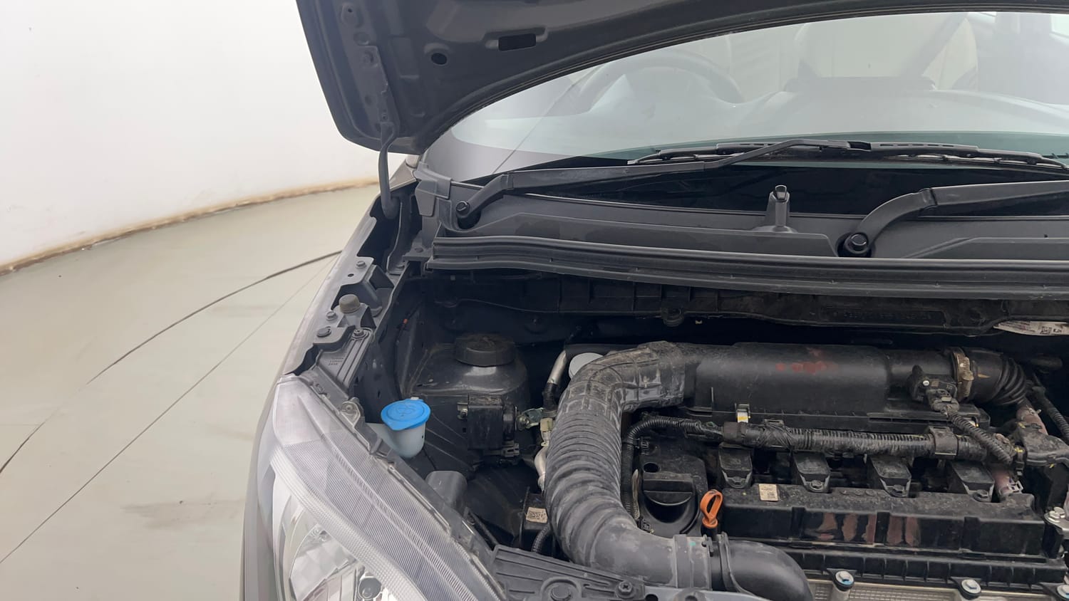 Used 2024 Maruti Suzuki Wagon R ZXI Plus 1.2 Petrol Manual engine ENGINE RIGHT SIDE HINGE & APRON VIEW