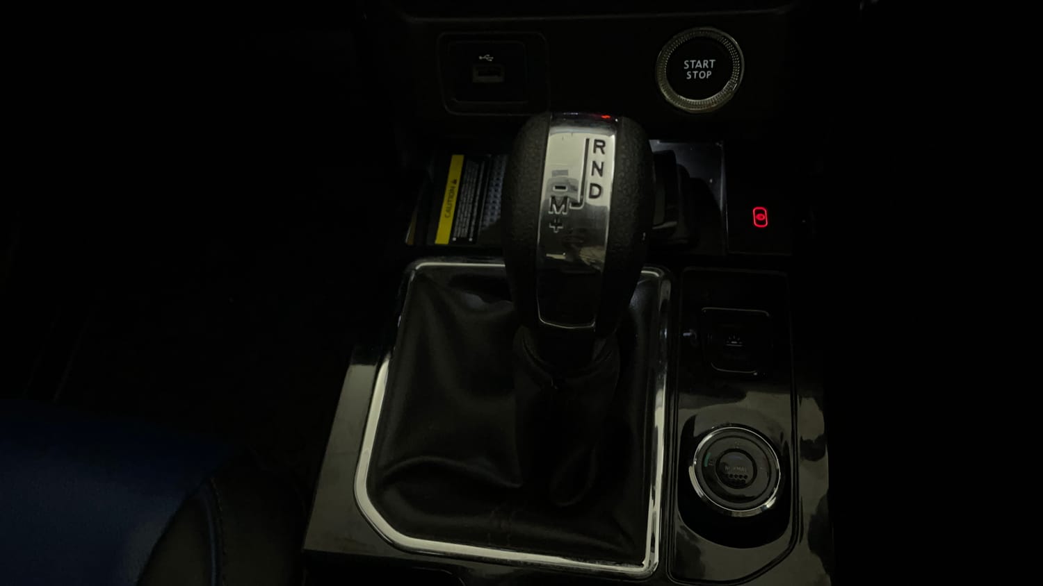 Used 2022 Renault Kiger RXZ AMT Dual Tone Petrol Automatic interior GEAR  KNOB VIEW