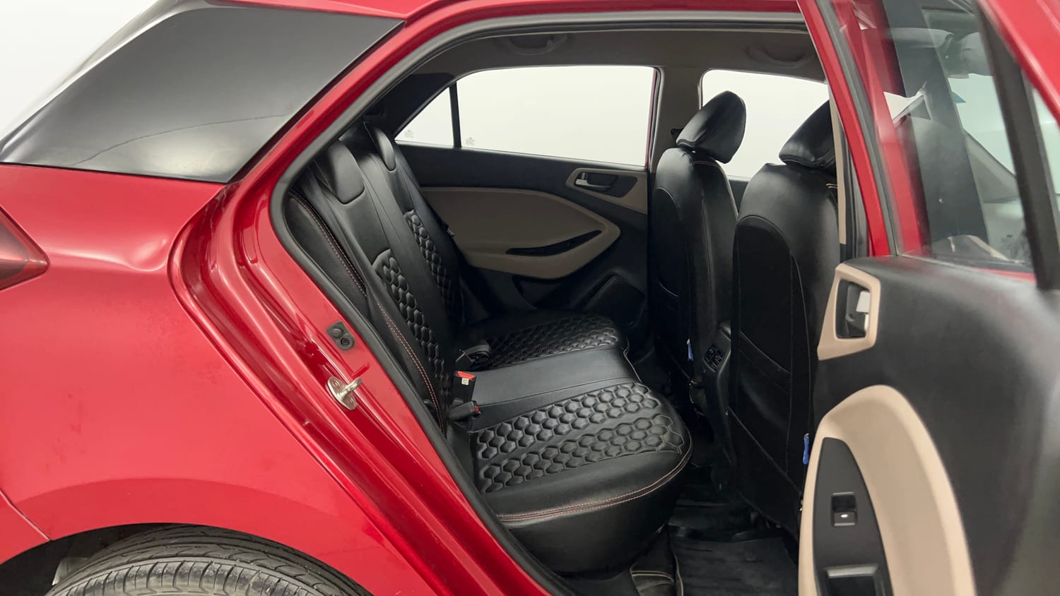 Used 2018 Hyundai Elite i20 Magna Executive 1.2 Petrol Manual interior RIGHT SIDE REAR DOOR CABIN VIEW