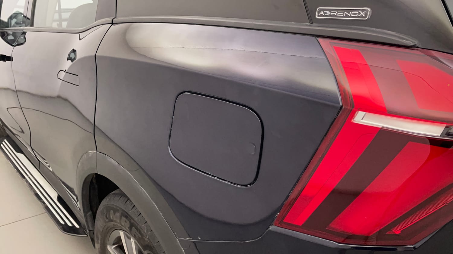 Used 2022 Mahindra XUV700 AX 5 Petrol AT 5 STR Petrol Automatic dents MINOR SCRATCH