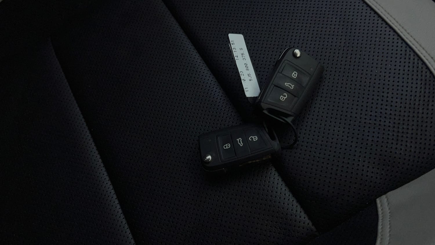 Used 2023 Volkswagen Taigun Topline 1.0 TSI MT Petrol Manual extra CAR KEY VIEW