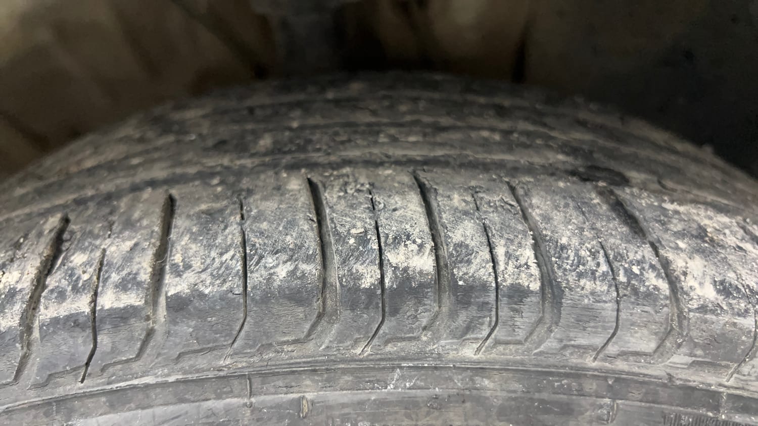 Used 2019 Hyundai Venue SX Plus 1.0 Turbo DCT Petrol Automatic tyres RIGHT FRONT TYRE TREAD VIEW