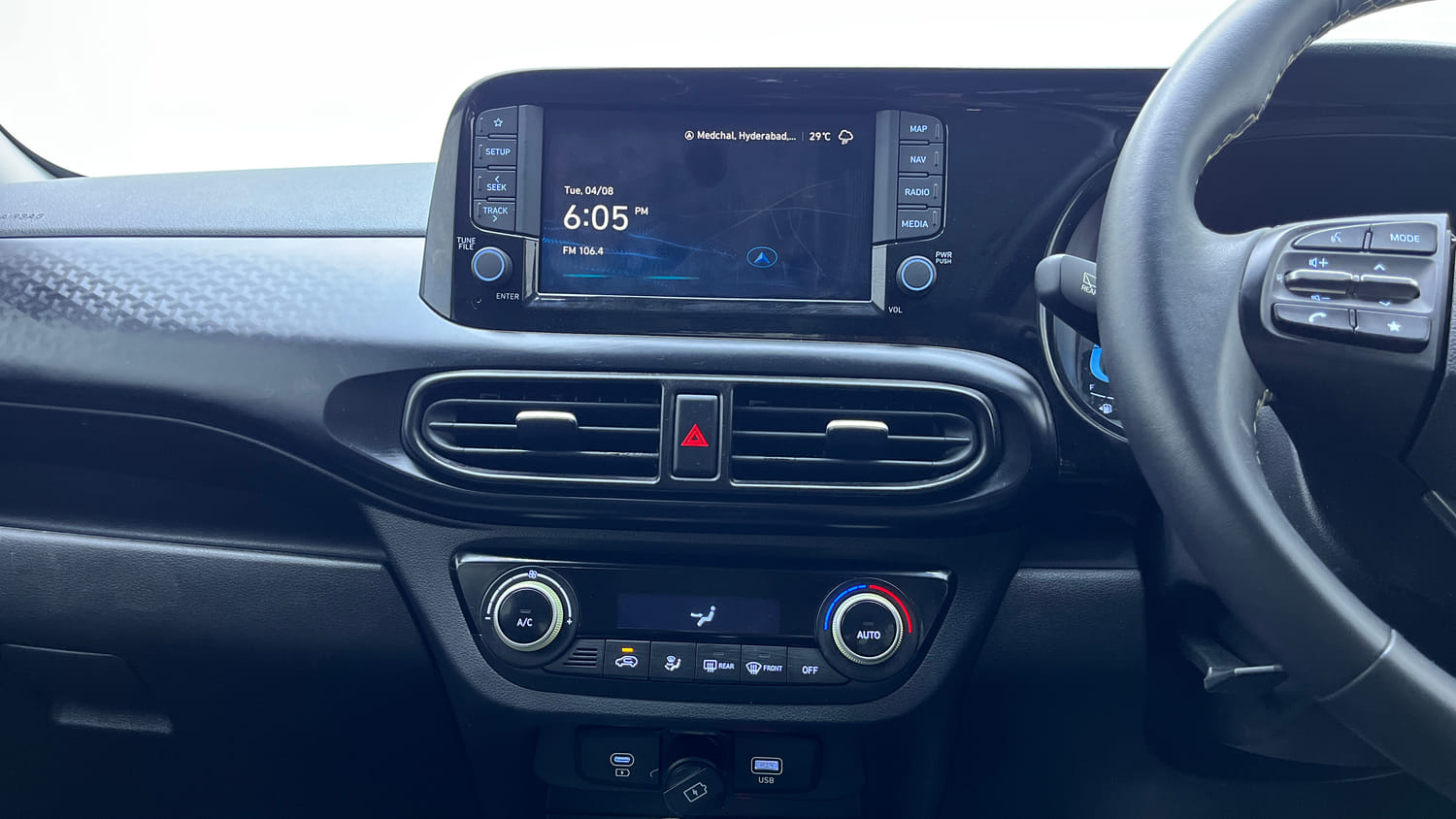 Used 2025 Hyundai Exter SX (O) Connect 1.2 AMT Dual Tone Petrol Automatic interior MUSIC SYSTEM & AC CONTROL VIEW