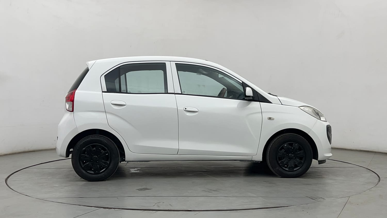 Used 2018 Hyundai Santro Magna Petrol Manual exterior RIGHT SIDE VIEW