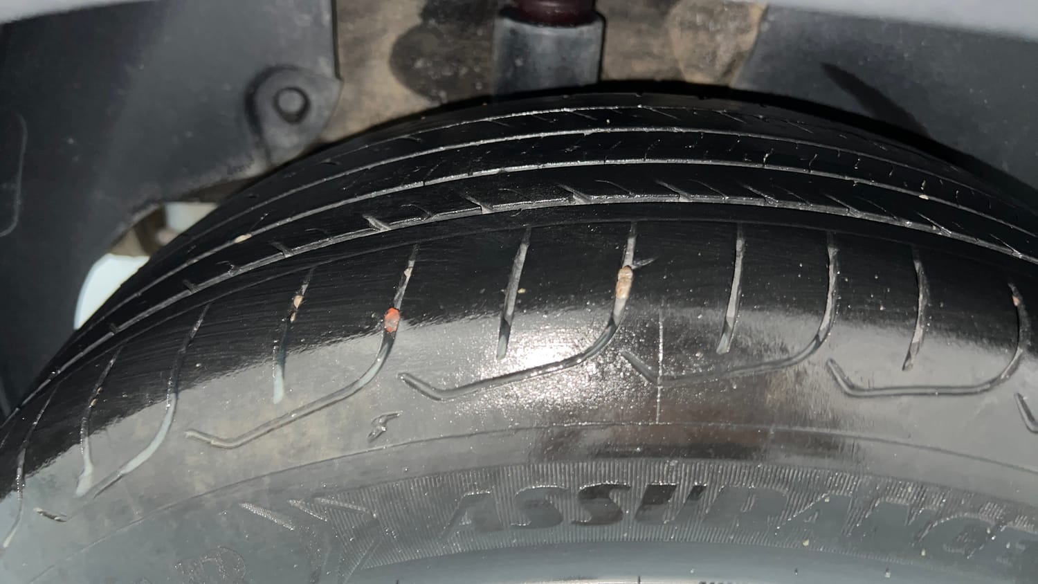 Used 2024 Kia Seltos HTE 1.5 Diesel MT Diesel Manual tyres RIGHT REAR TYRE TREAD VIEW