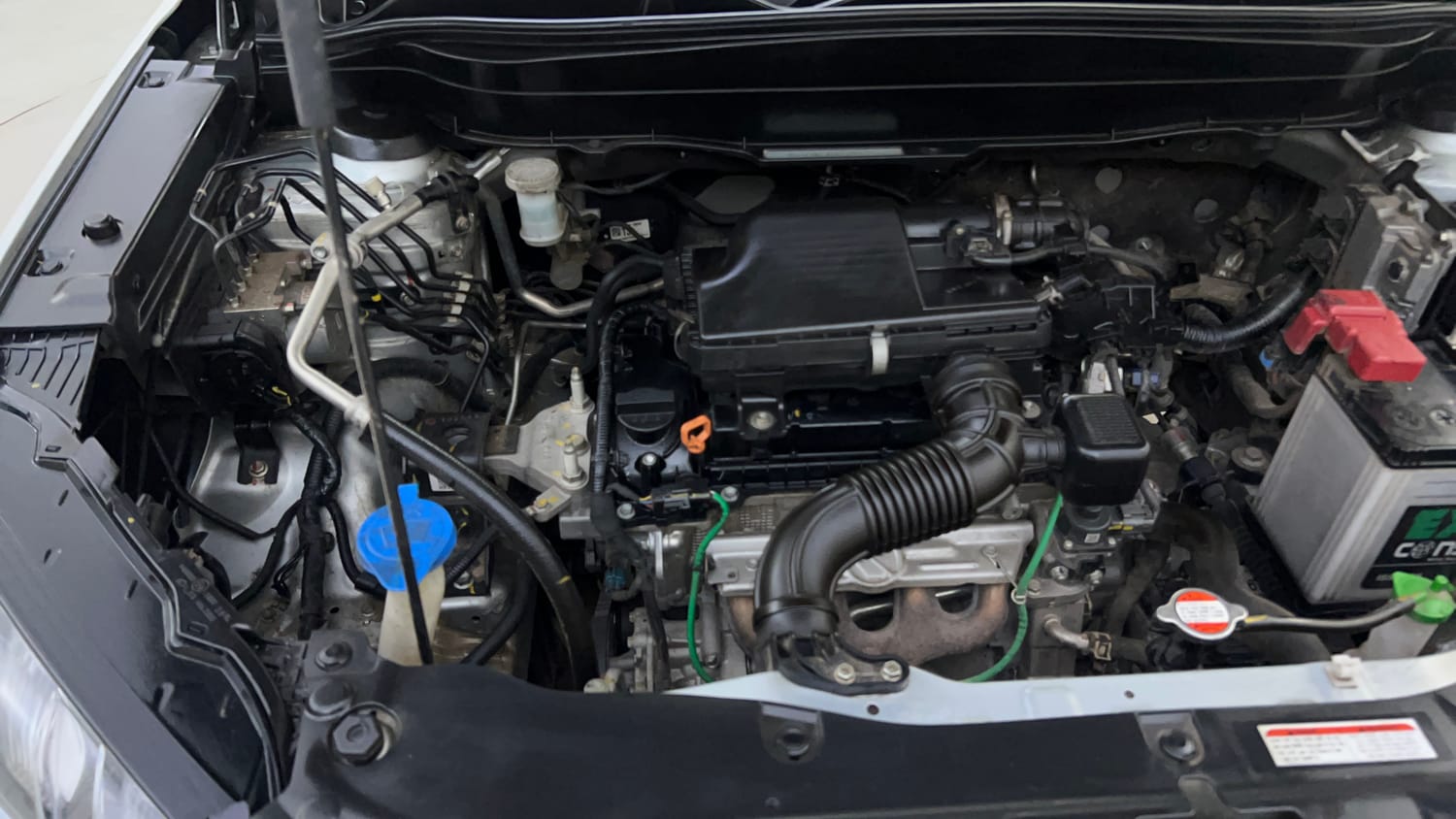 Used 2024 Maruti Suzuki Grand Vitara Zeta Smart Hybrid AT Petrol Automatic engine ENGINE RIGHT SIDE VIEW