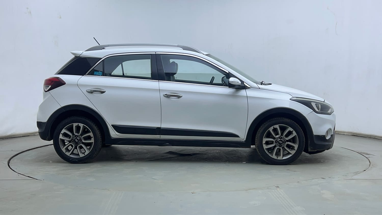 Used 2015 Hyundai i20 Active 1.2 S Petrol Manual exterior RIGHT SIDE VIEW