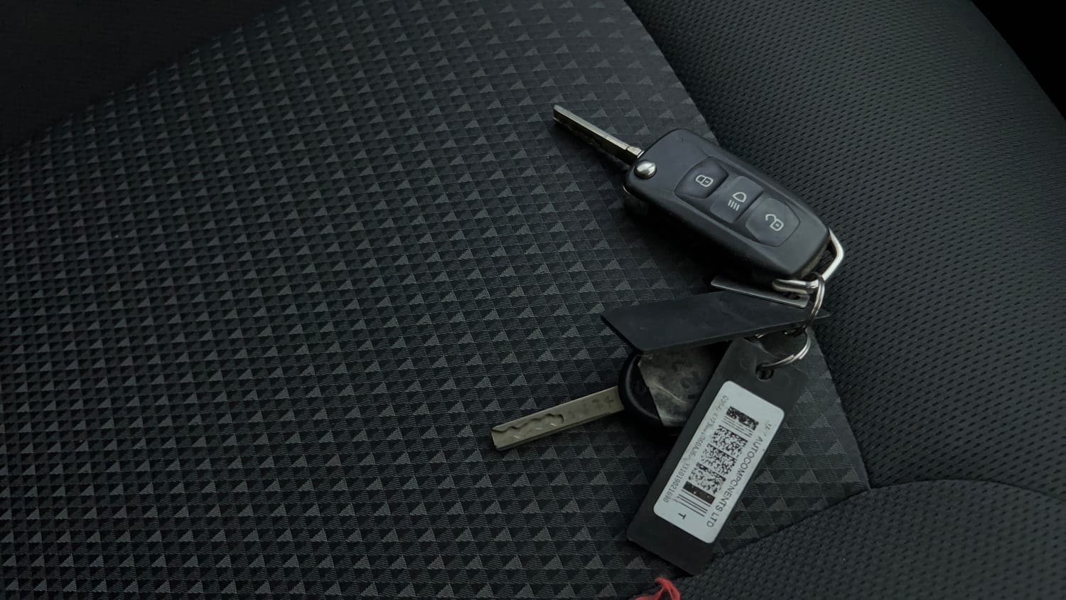 Used 2019 Tata Tiago Revotron XZ Plus Petrol Manual extra CAR KEY VIEW