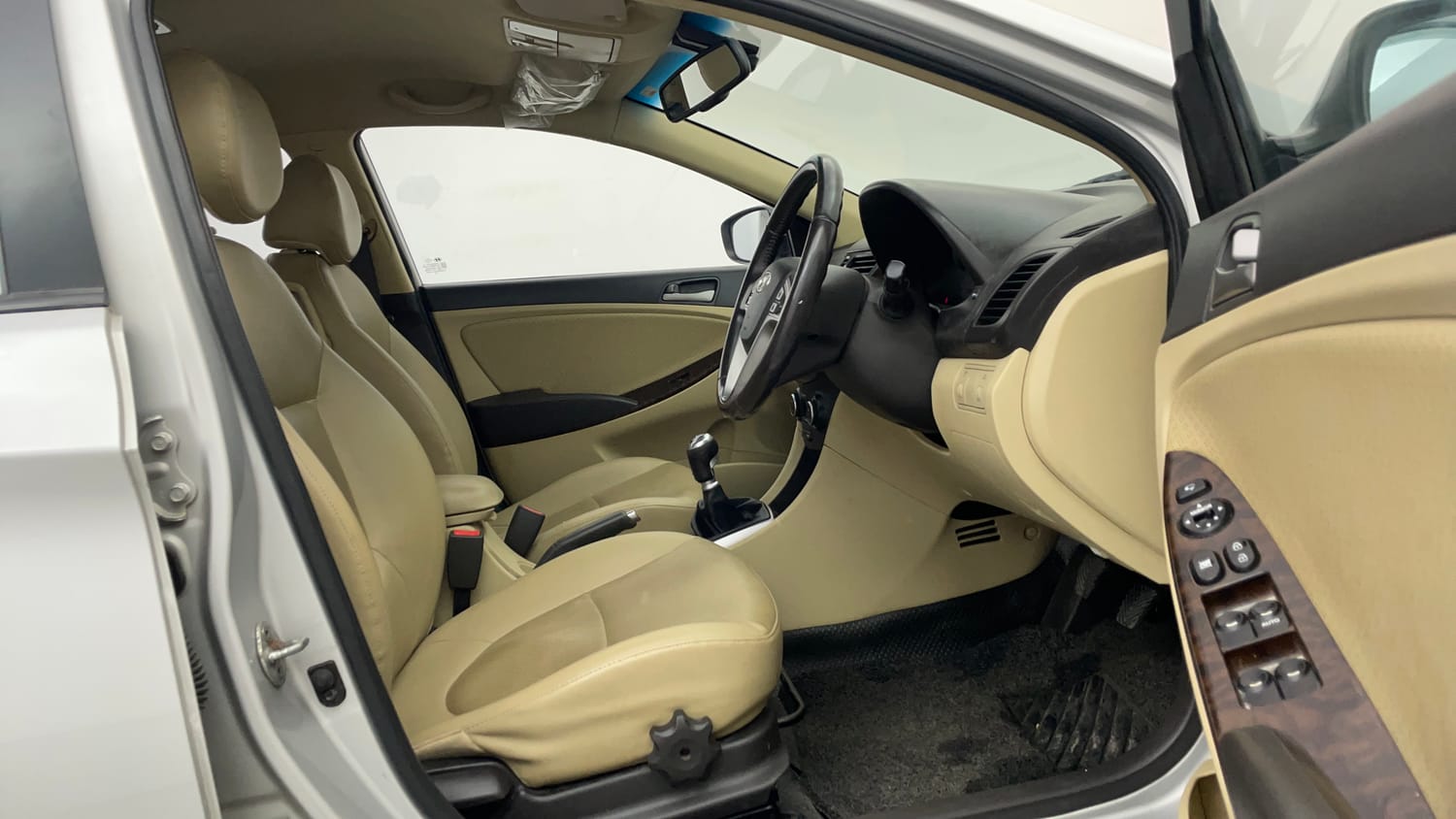 Used 2016 Hyundai Verna 1.6 VTVT SX (O) Petrol Manual interior RIGHT SIDE FRONT DOOR CABIN VIEW