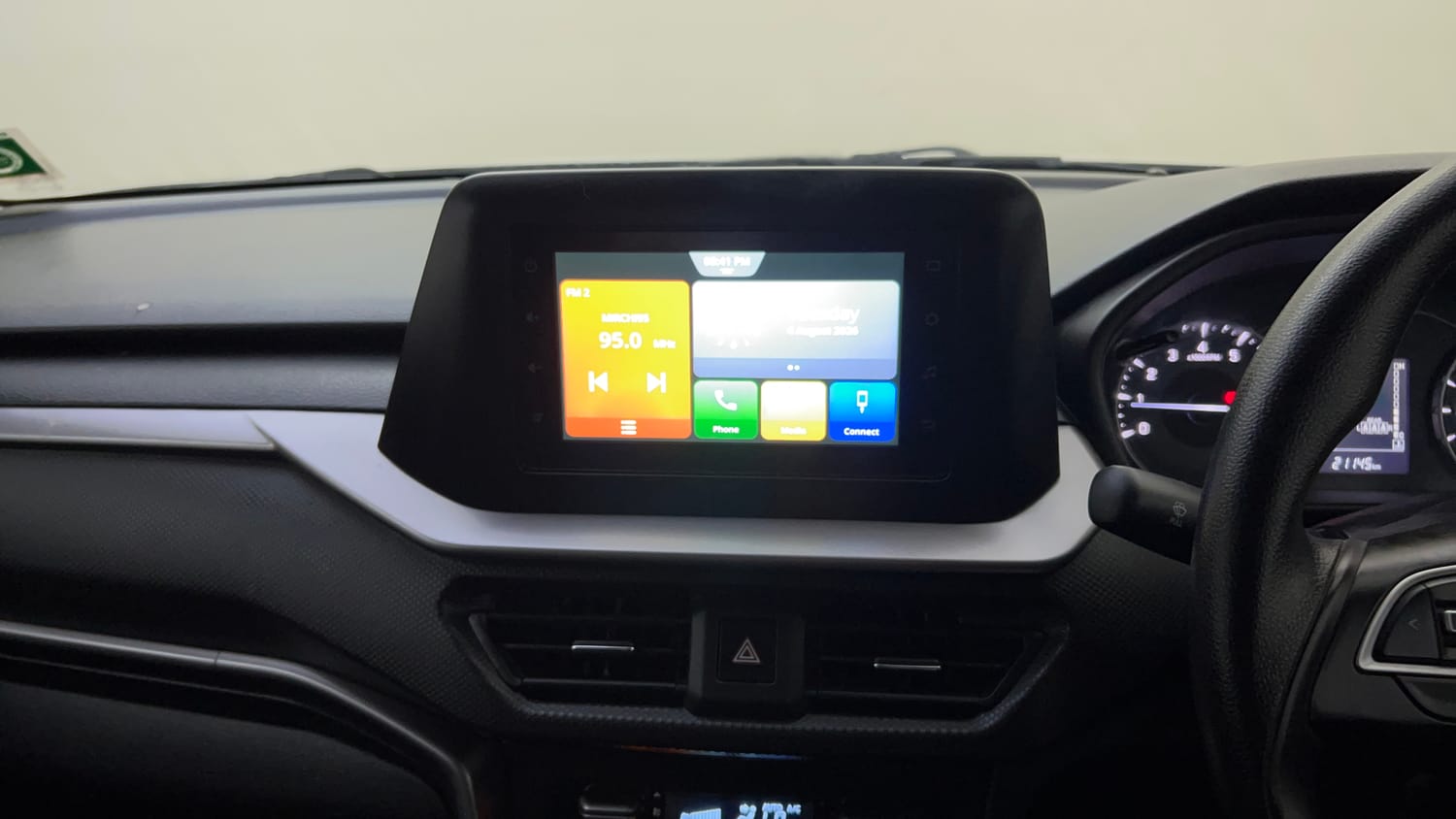 Used 2024 Maruti Suzuki Brezza VXi Petrol Manual top_features Integrated (in-dash) music system