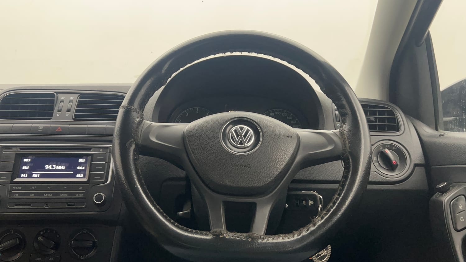 Used 2016 Volkswagen Polo Comfortline 1.2L (P) Petrol Manual interior STEERING VIEW