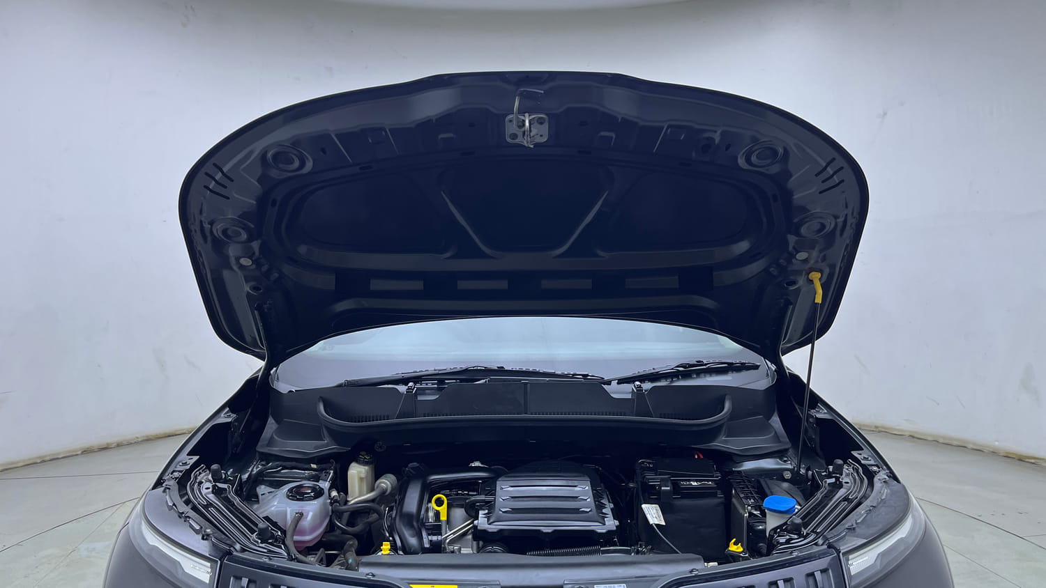 Used 2025 Skoda Kylaq Prestige AT Petrol Automatic engine ENGINE & BONNET OPEN FRONT VIEW