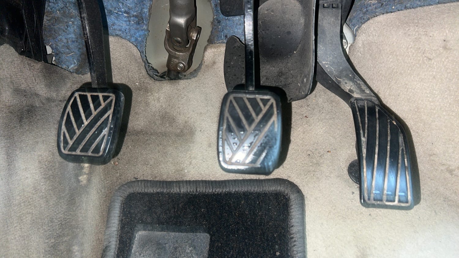 Used 2013 Maruti Suzuki Swift Dzire VXI Petrol Manual interior PEDALS VIEW