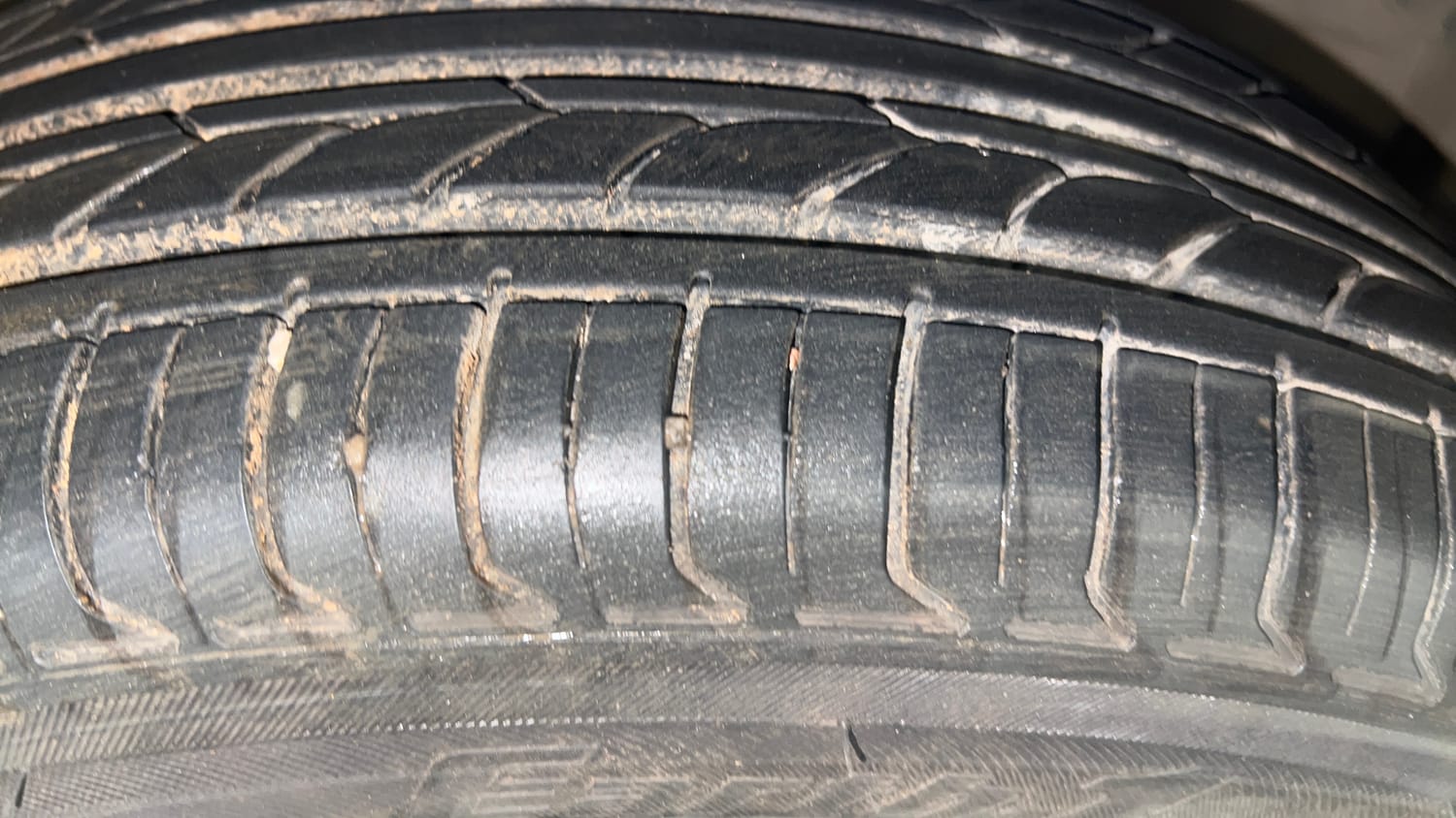 Used 2022 Honda City 4th Generation V Petrol Petrol Manual tyres RIGHT FRONT TYRE TREAD VIEW