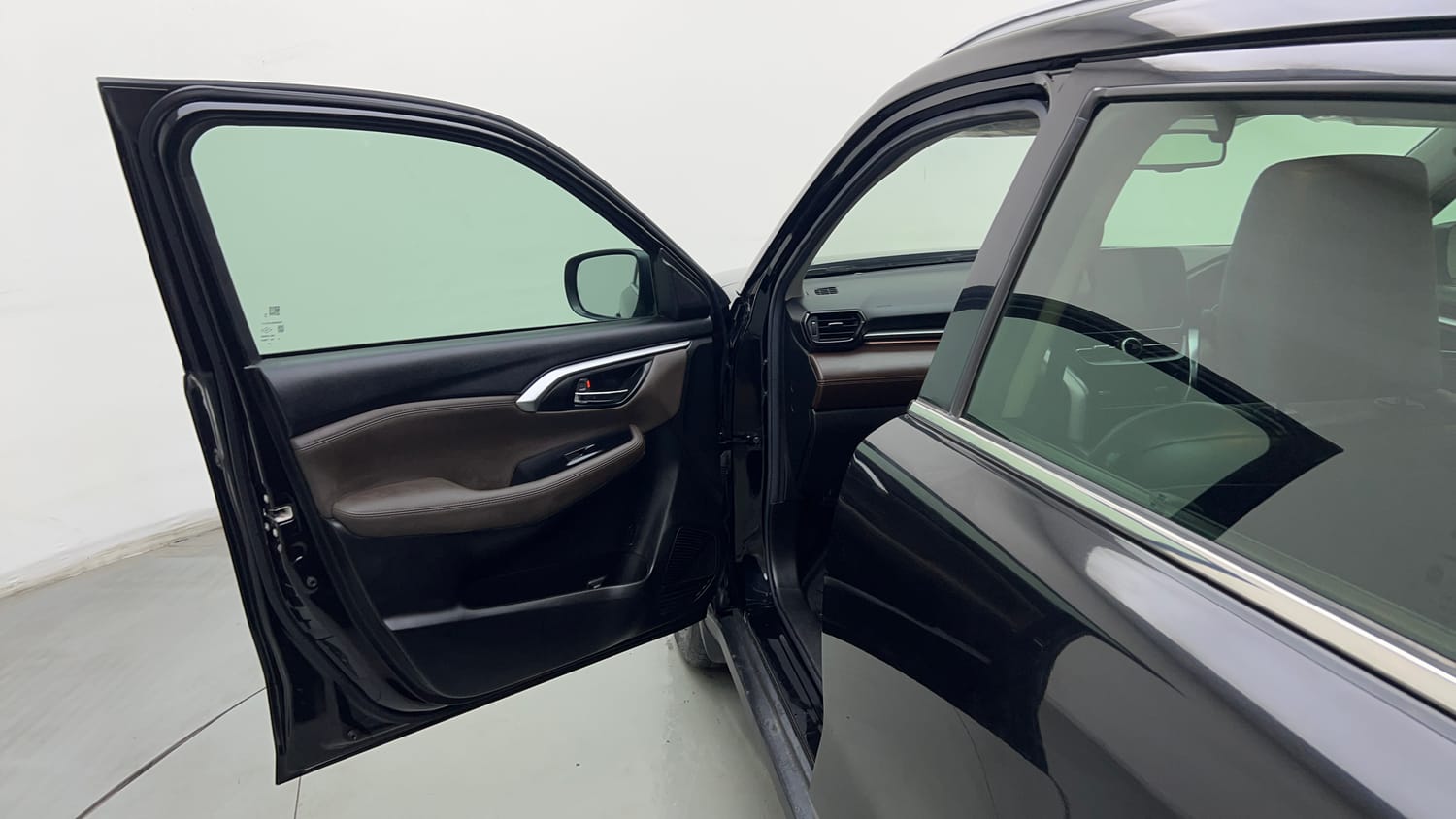 Used 2025 Toyota Urban Cruiser Hyryder V Hybrid Hybrid Automatic interior LEFT FRONT DOOR OPEN VIEW
