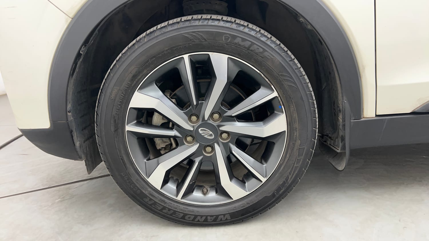 Used 2021 Mahindra XUV 300 W8 (O) 1.2 Petrol Petrol Manual tyres LEFT FRONT TYRE RIM VIEW