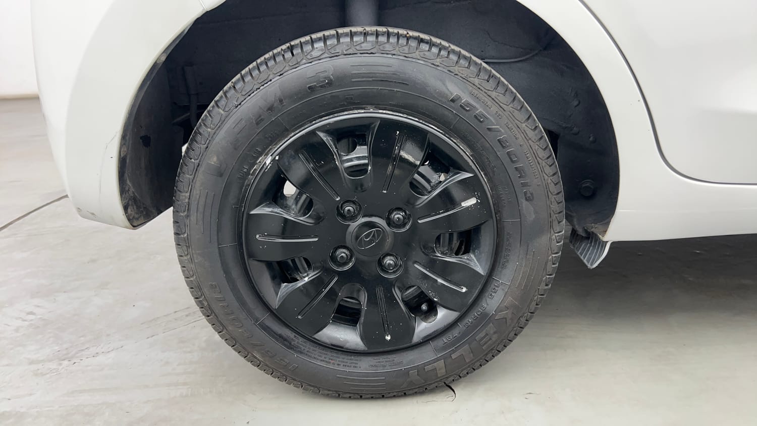 Used 2018 Hyundai Santro Magna Petrol Manual tyres RIGHT REAR TYRE RIM VIEW